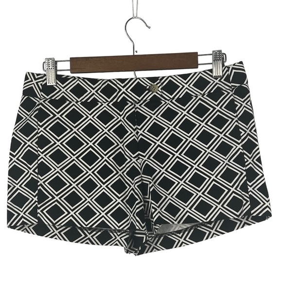 J.CREW BLACK & WHITE GEOMETRIC‎ WOMEN'S DRESS SHORTS - Picture 1 of 10